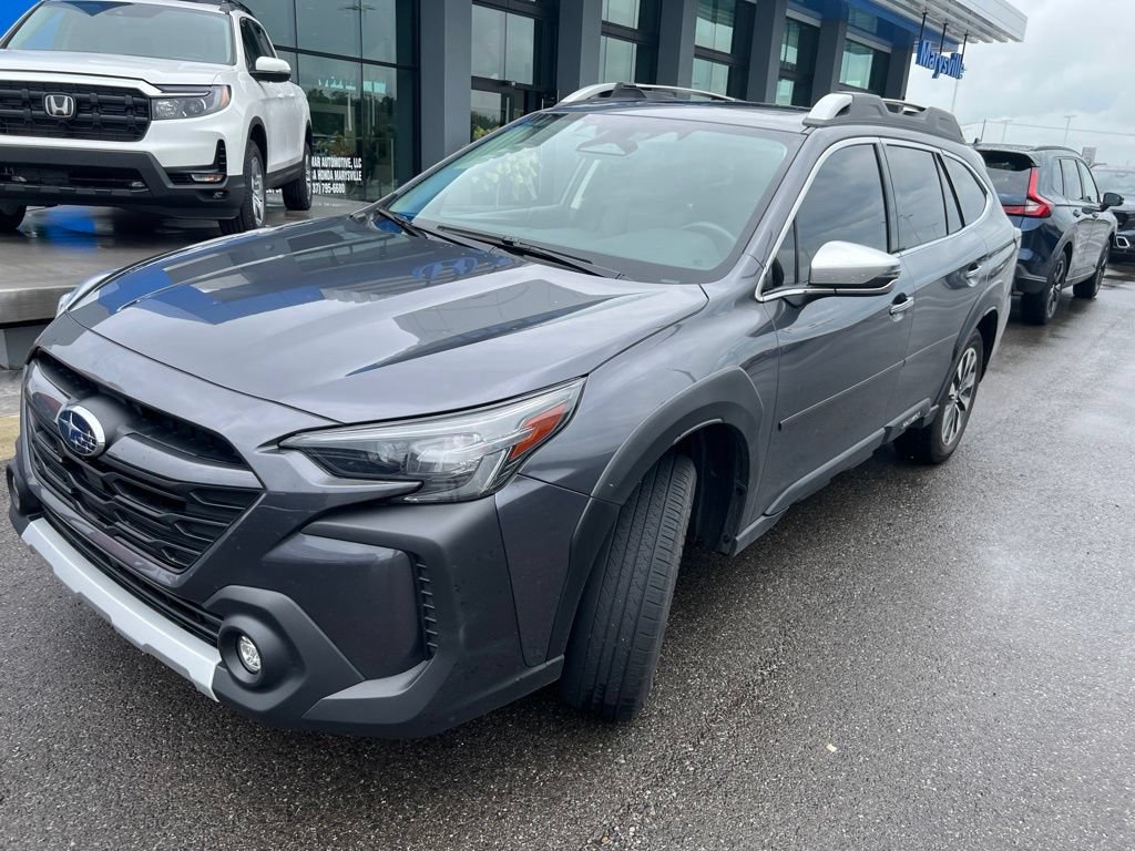 Used 2023 Subaru Outback Touring XT AWD/4WD image 3