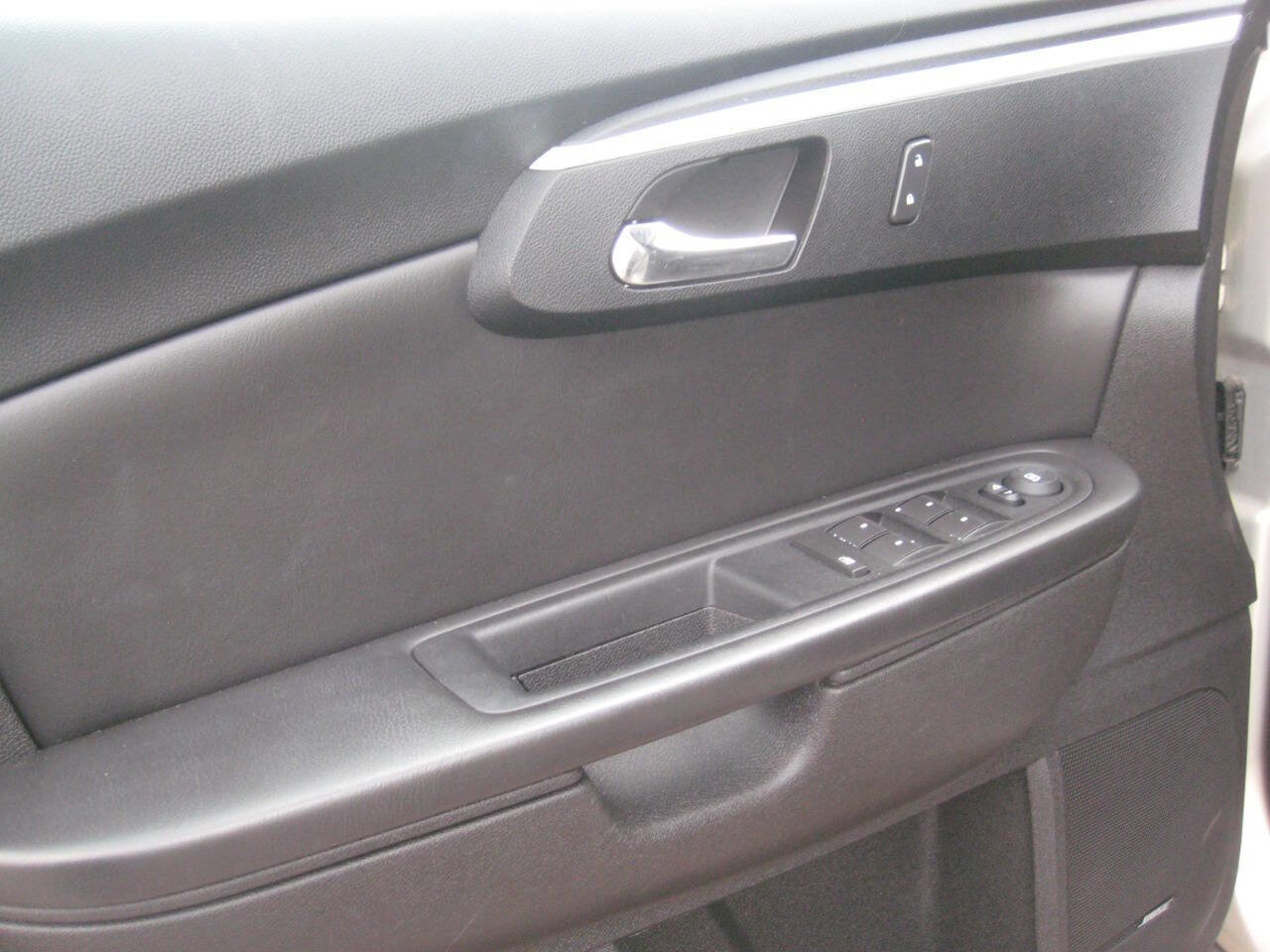 Used 2012 Chevrolet Traverse LT AWD/4WD image 6