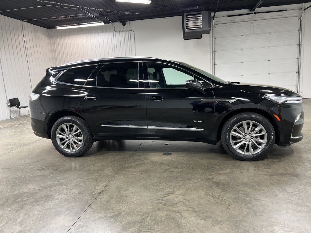 Used 2023 Buick Enclave Avenir w/ Avenir Technology Package AWD/4WD image 4