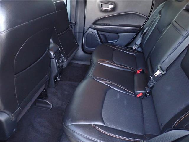 Used 2018 Jeep Compass Latitude w/ Popular Equipment Group AWD/4WD image 9