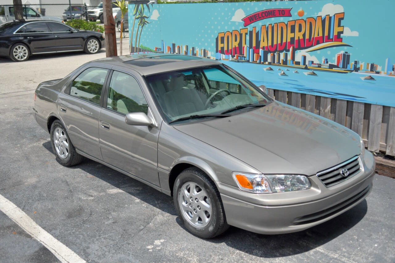 Used 2001 Toyota Camry XLE image 29