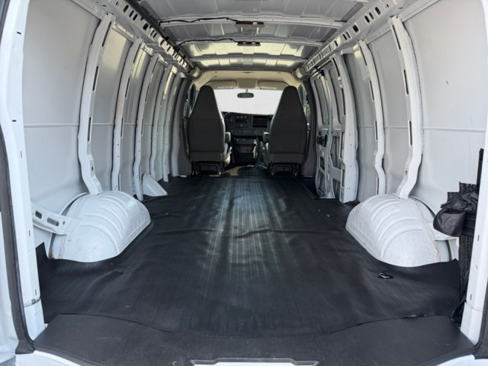 Used 2022 Chevrolet Express 2500 Extended w/ Driver Convenience Package RWD image 16