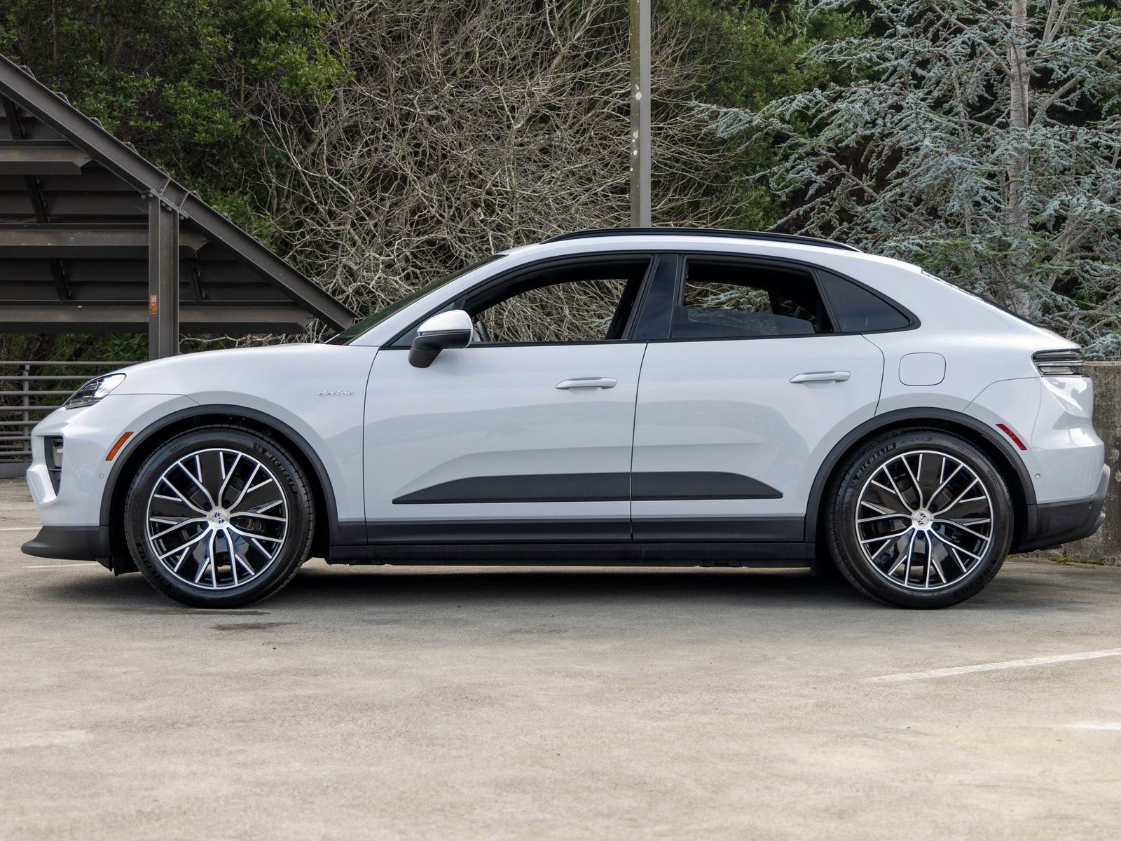 New 2025 Porsche Macan Electric image 2