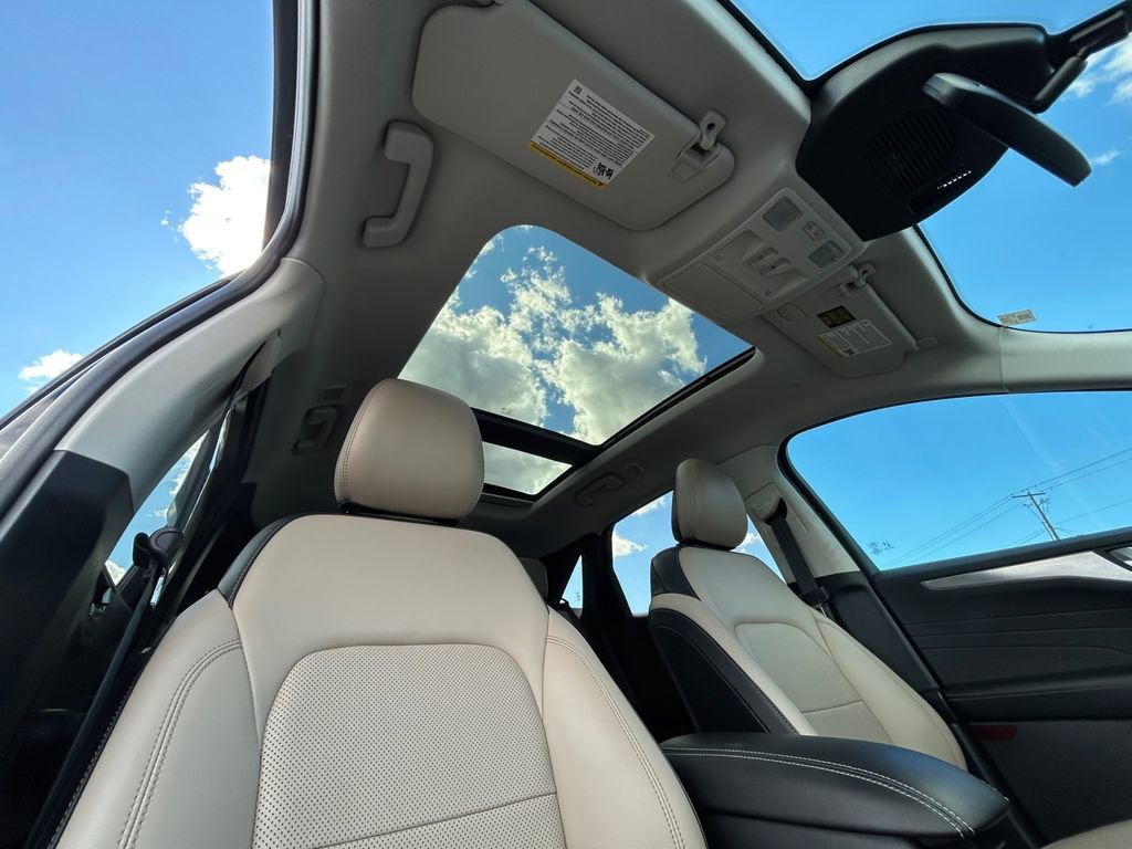 Used 2022 Ford Escape Titanium w/ Class II Trailer Tow Package image 29