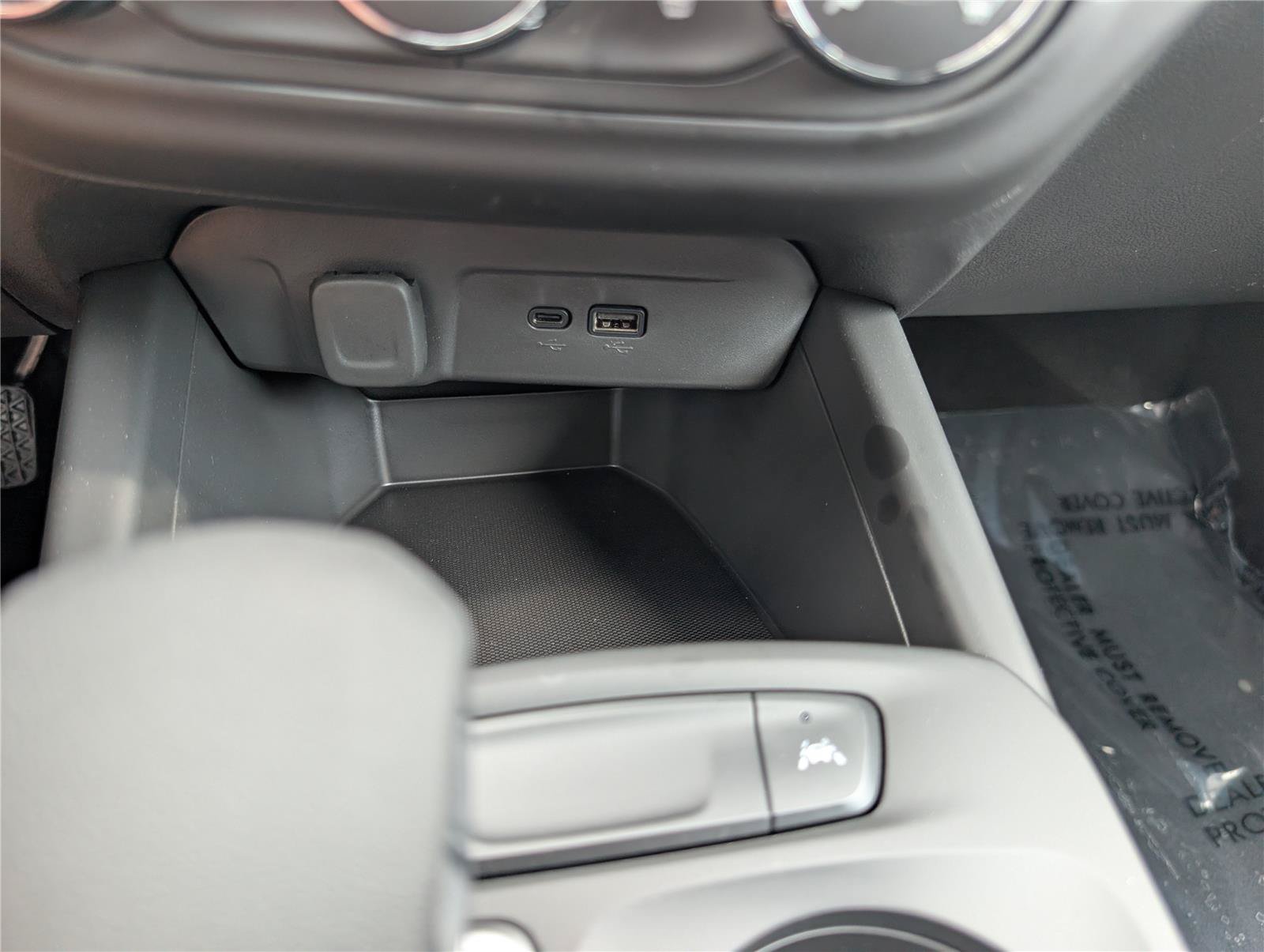 New 2026 Chevrolet Trax RS w/ Sunroof Package FWD image 21