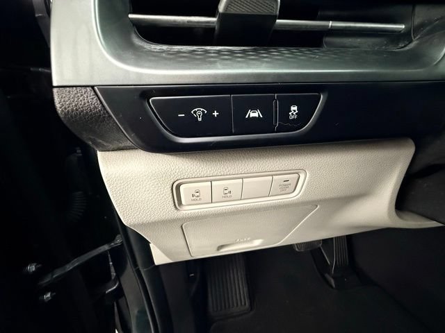 Used 2023 Kia Carnival LX FWD image 23
