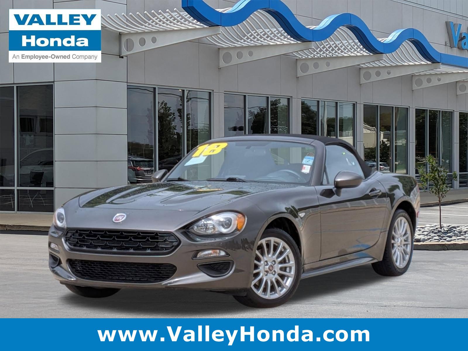 Used 2018 FIAT 124 Spider Classica w/ Technology & Siriusxm Group