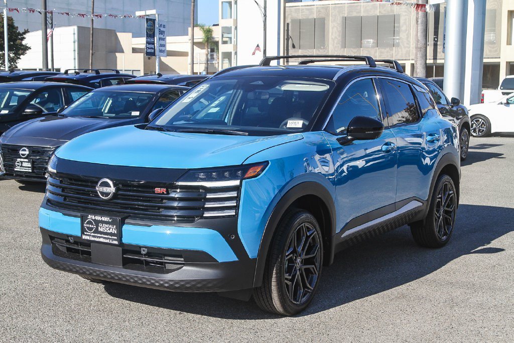 New 2026 Nissan Kicks SR FWD image 3