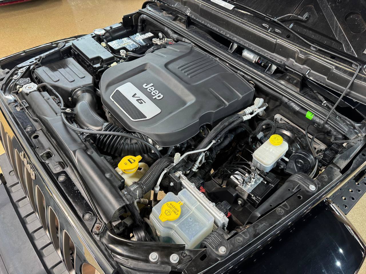 Used 2018 Jeep Wrangler Sport AWD/4WD image 35