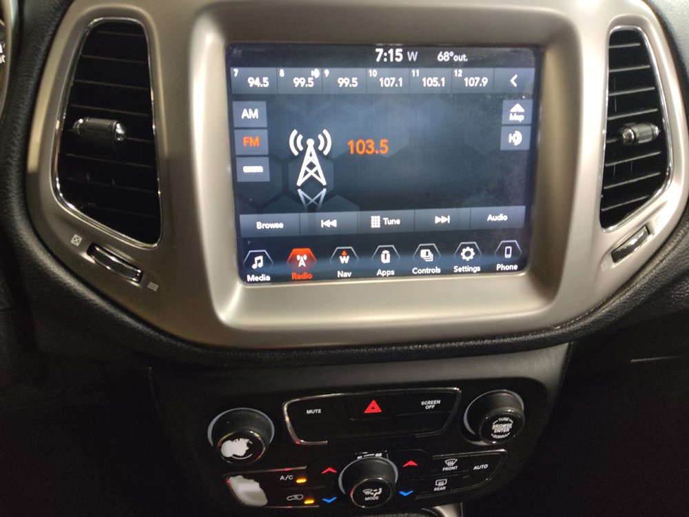 Used 2017 Jeep Compass Latitude w/ Popular Equipment Group FWD image 25