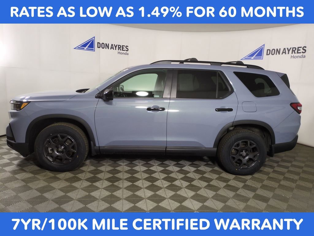 Used 2024 Honda Pilot TrailSport image 2