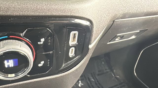 Used 2022 Chevrolet Silverado 1500 LT AWD/4WD image 26