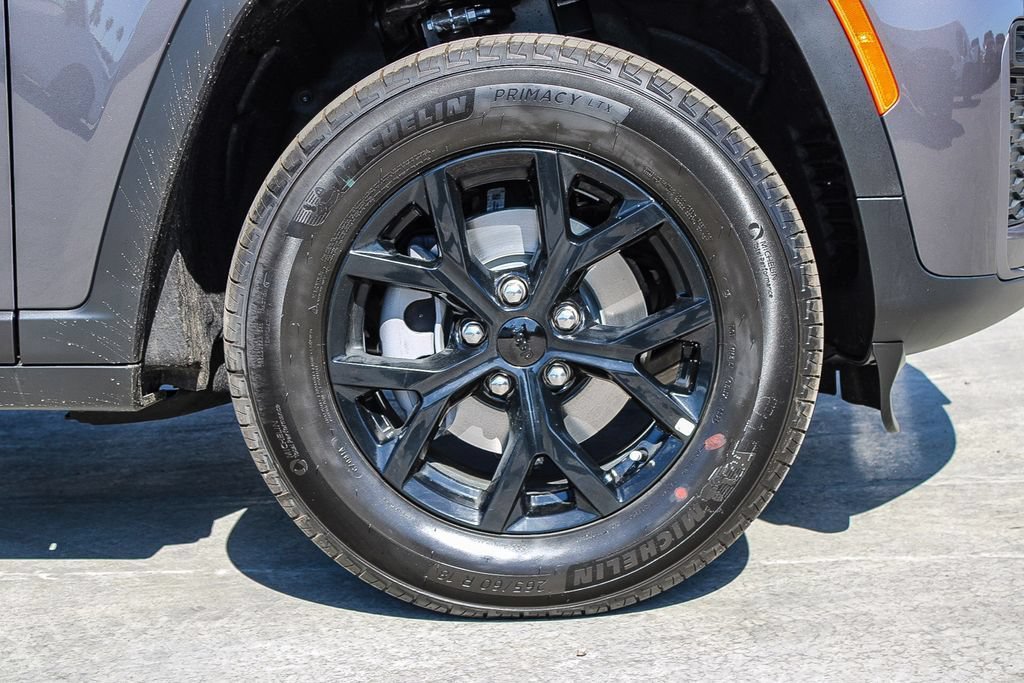 New 2026 Jeep Grand Cherokee Altitude RWD image 11