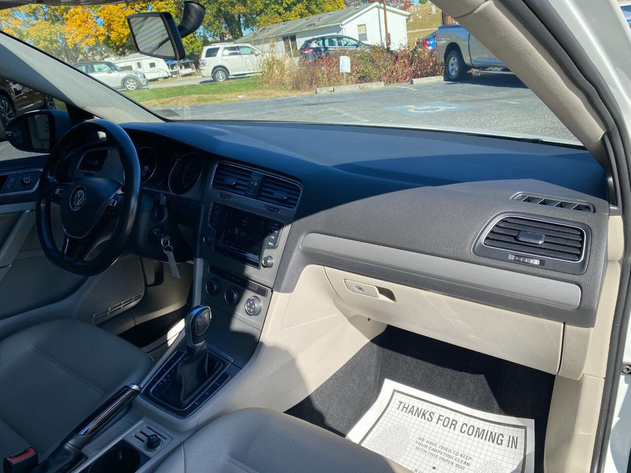 Used 2015 Volkswagen Golf TDI S image 28