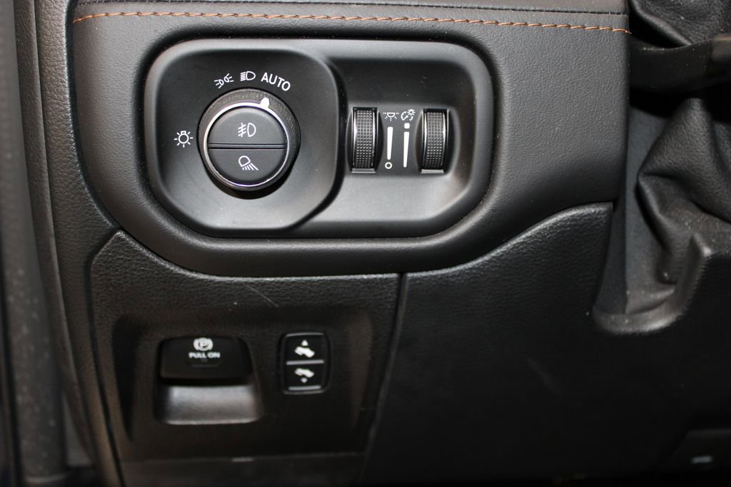 Used 2022 RAM 1500 Limited w/ Body-Colour Bumper Group image 23