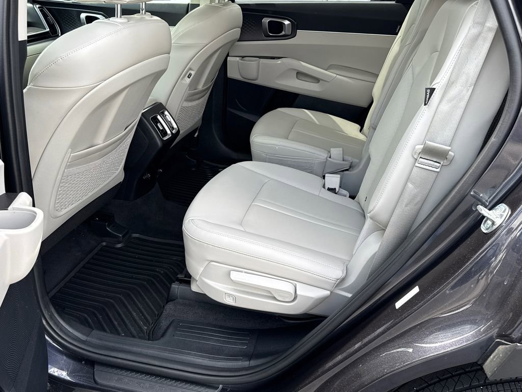 Used 2025 Kia Sorento EX image 21