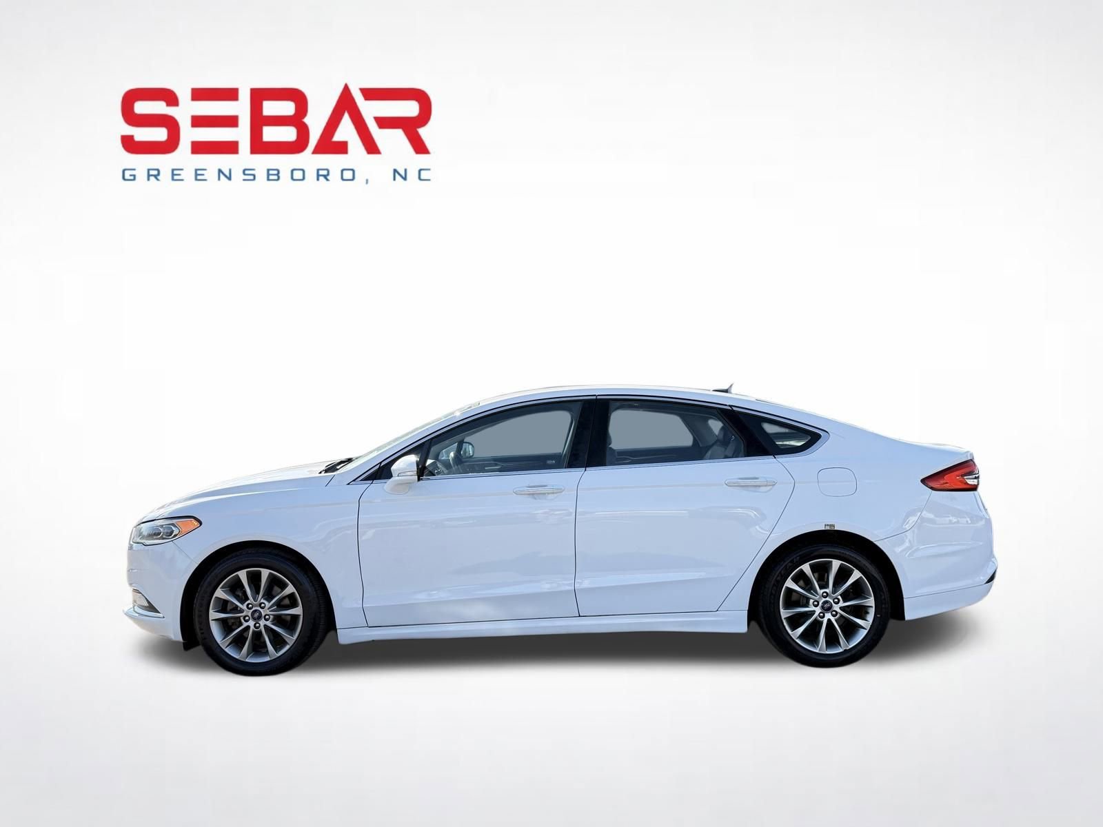 Used 2017 Ford Fusion SE w/ Equipment Group 602A FWD image 9