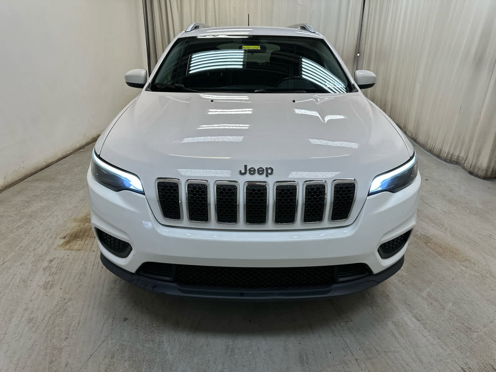 Used 2020 Jeep Cherokee Latitude w/ Cold Weather Group image 6