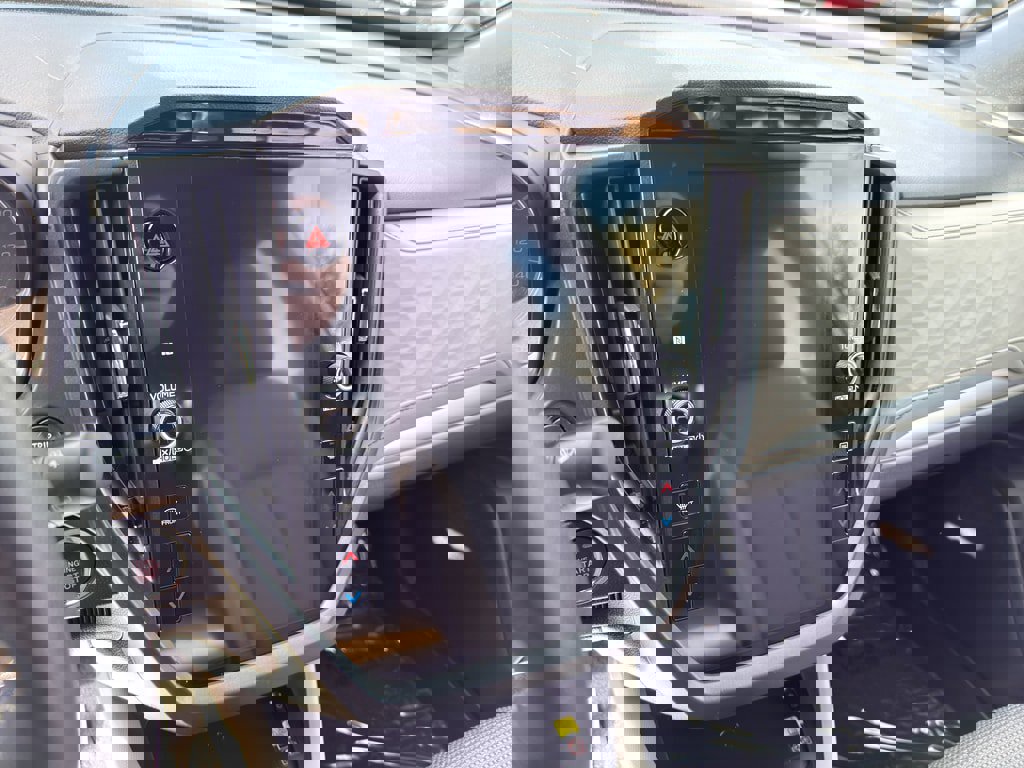 Used 2025 Subaru Forester Premium image 14