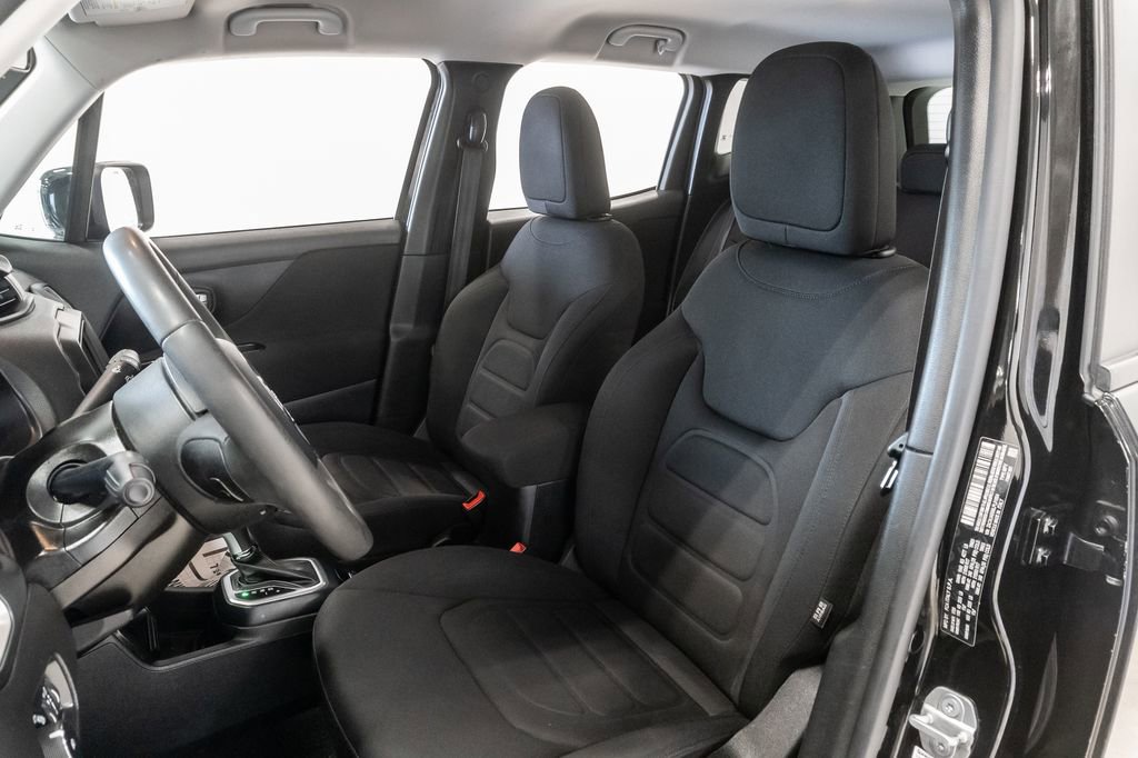 Used 2020 Jeep Renegade Latitude FWD image 9