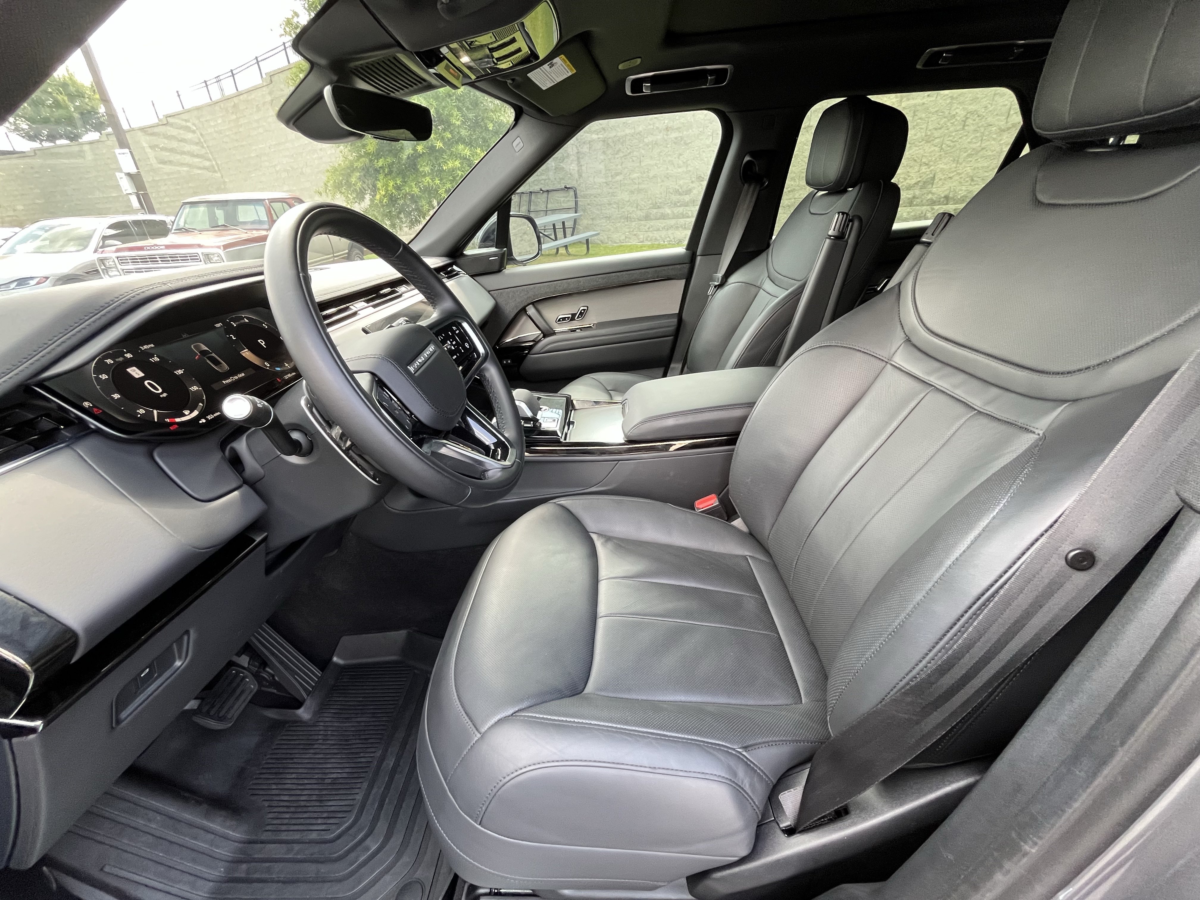 Certified 2025 Land Rover Range Rover Sport SE AWD/4WD image 18