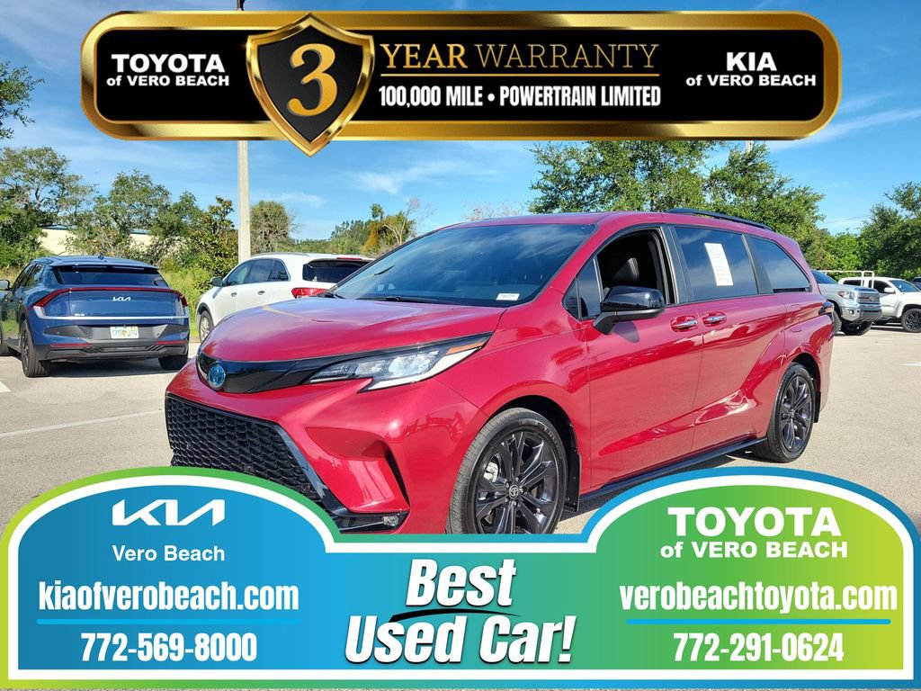 Used 2025 Toyota Sienna XSE FWD image 1