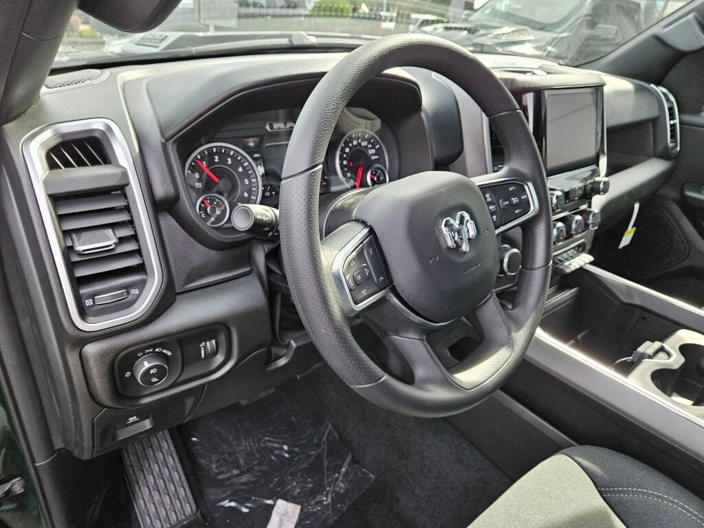 New 2026 RAM 1500 Express AWD/4WD image 16