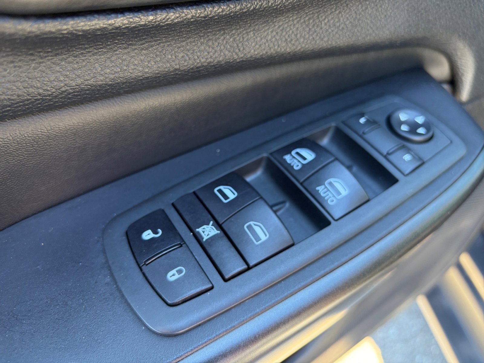 Used 2015 Jeep Cherokee Sport w/ Sport Appearance Group image 13