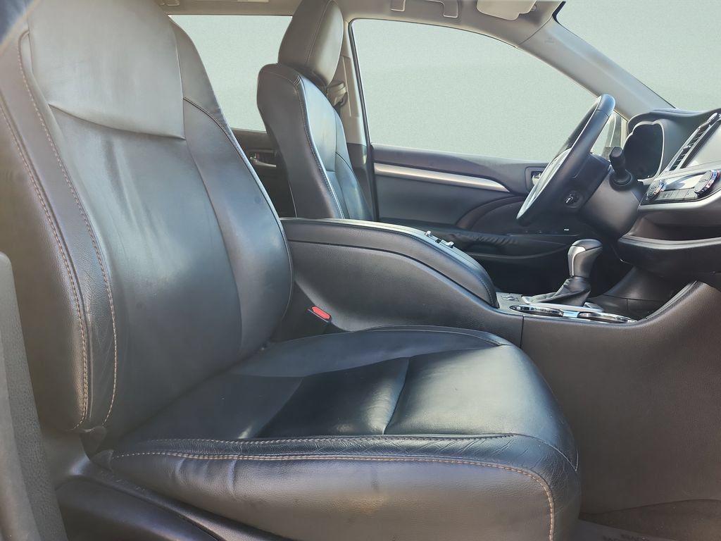 Used 2015 Toyota Highlander XLE FWD image 20