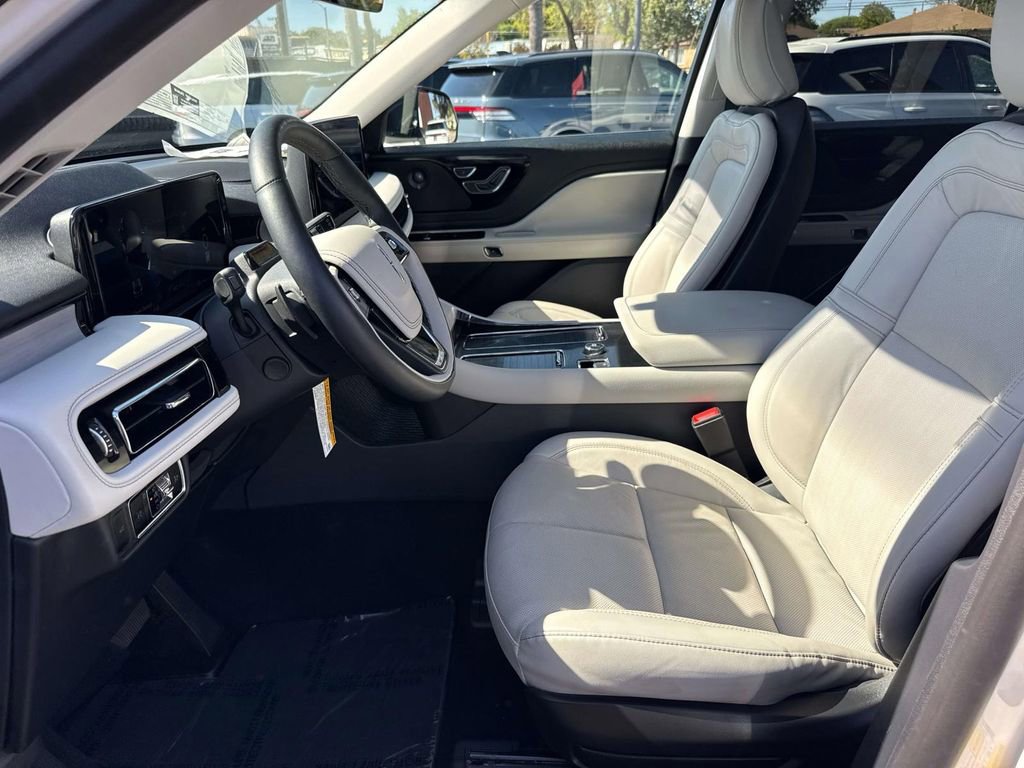 Used 2025 Lincoln Aviator Reserve image 23