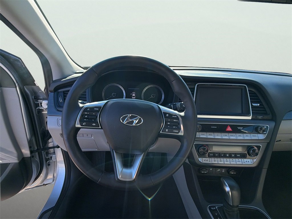 Used 2018 Hyundai Sonata Limited w/ Limited Ultimate Package 03 image 4