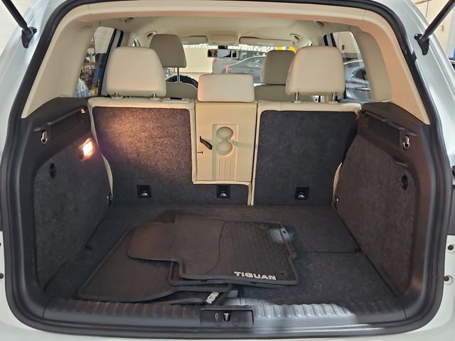 Used 2017 Volkswagen Tiguan S image 17