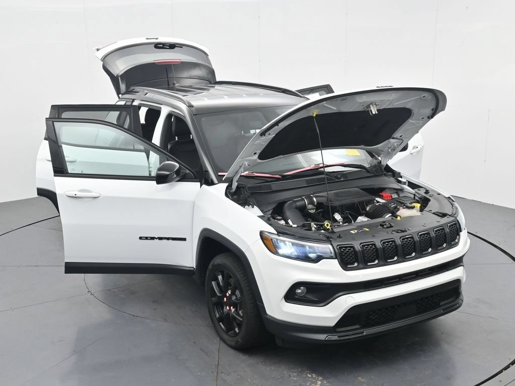 Used 2023 Jeep Compass Latitude AWD/4WD image 38