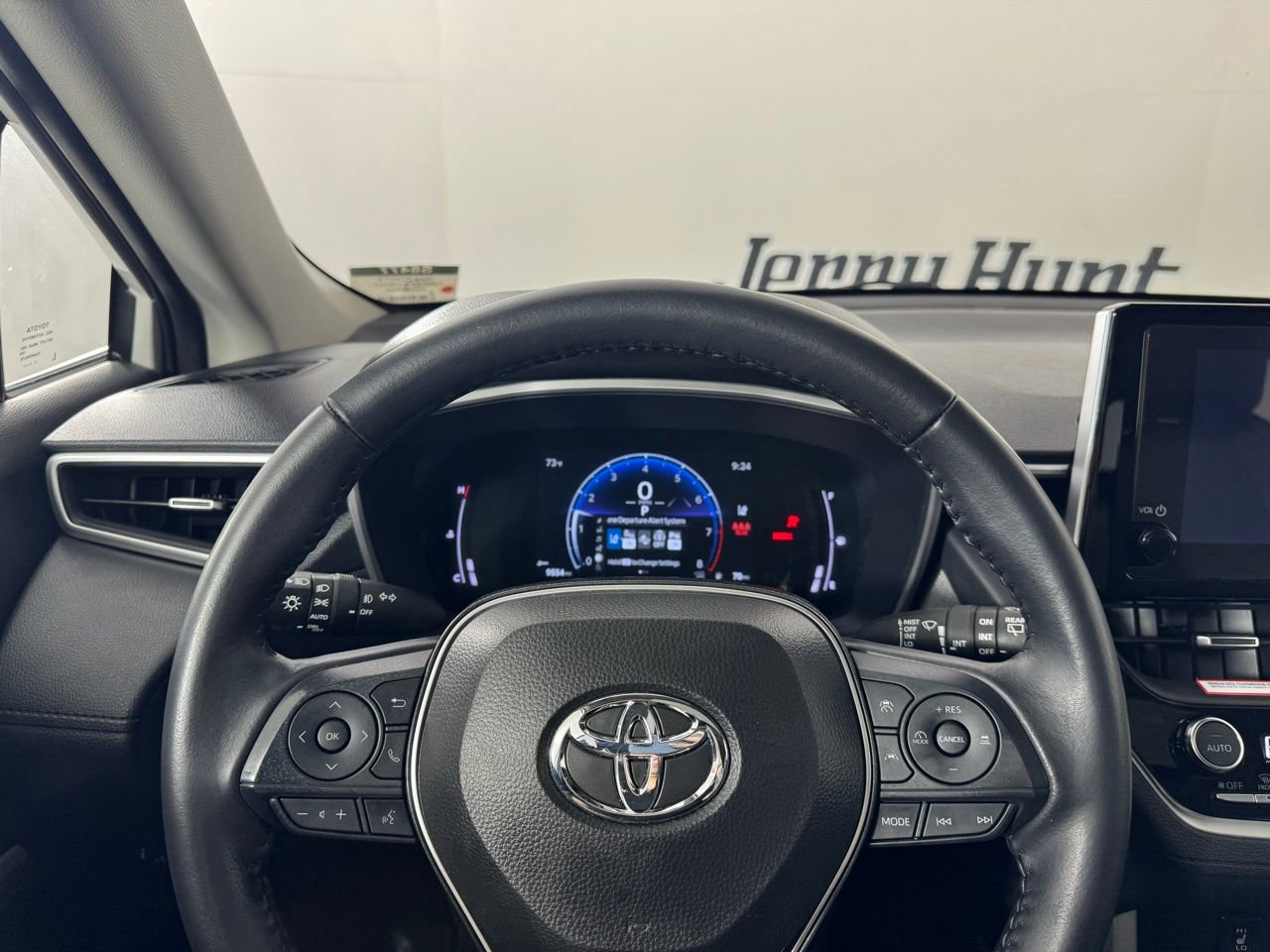 Used 2024 Toyota Corolla Cross XLE w/ Convenience Package AWD/4WD image 23