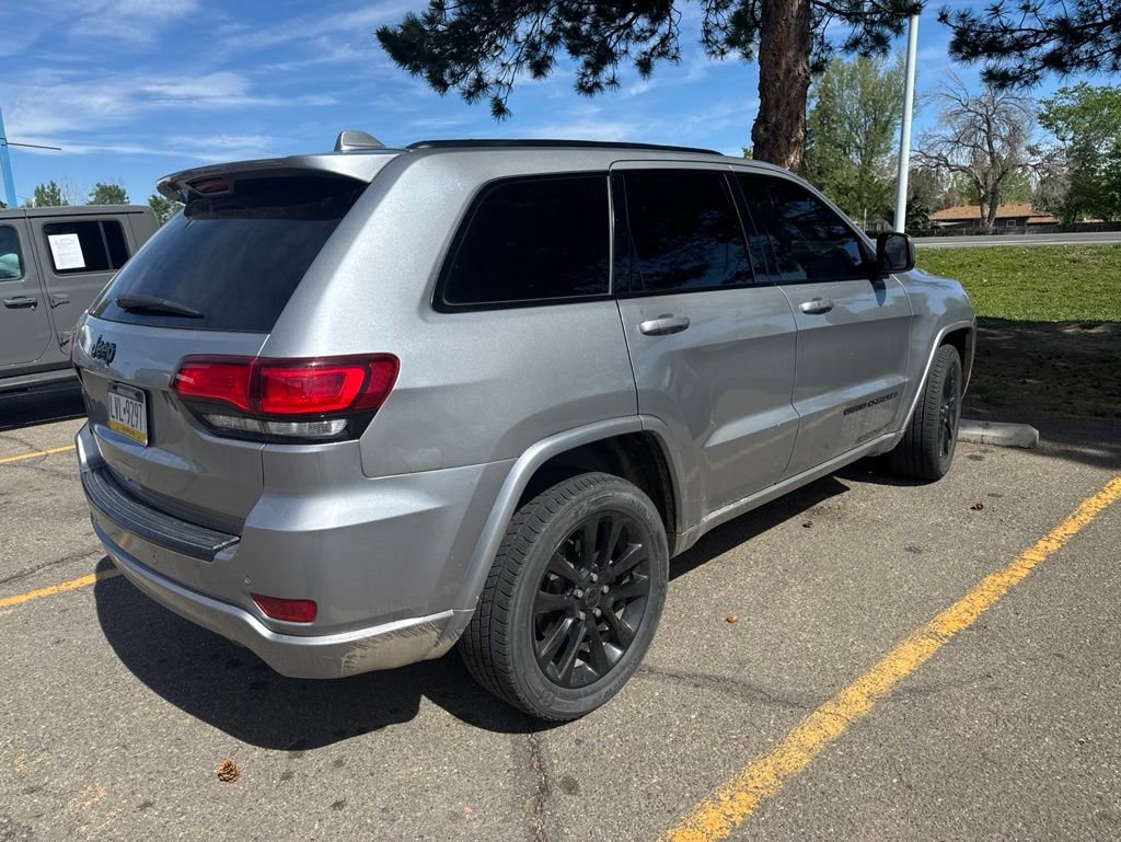 Used 2018 Jeep Grand Cherokee Altitude AWD/4WD image 5