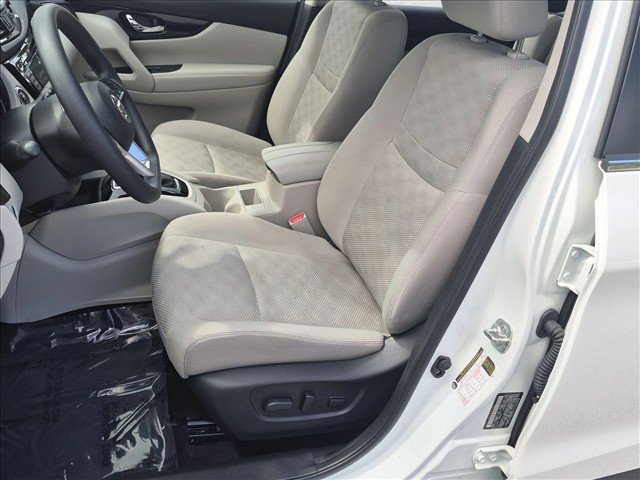 Used 2020 Nissan Rogue Sport SV FWD image 15