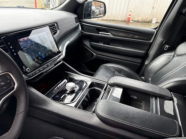 Used 2023 Jeep Wagoneer 4WD image 28