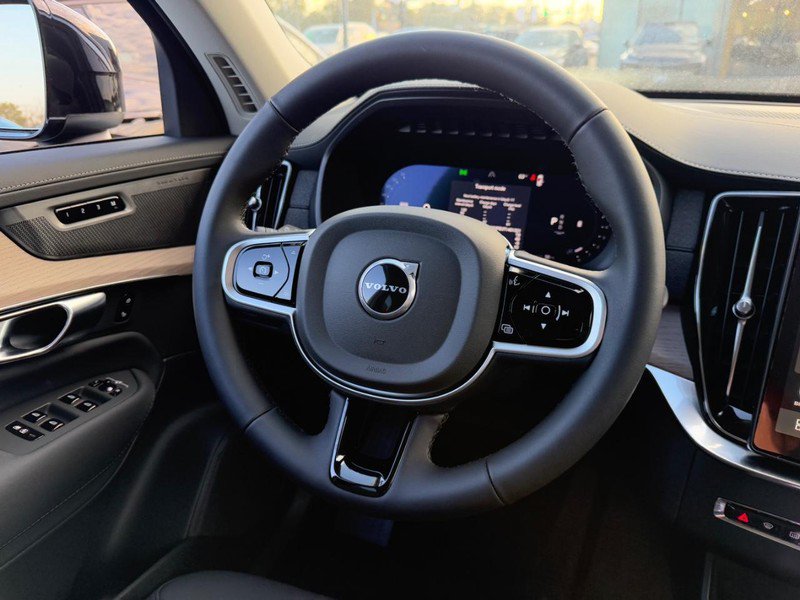 New 2026 Volvo XC90 B6 Plus w/ Protection Package Premier AWD/4WD image 7