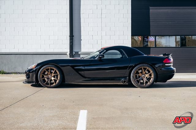 Used 2004 Dodge Viper SRT-10 image 14