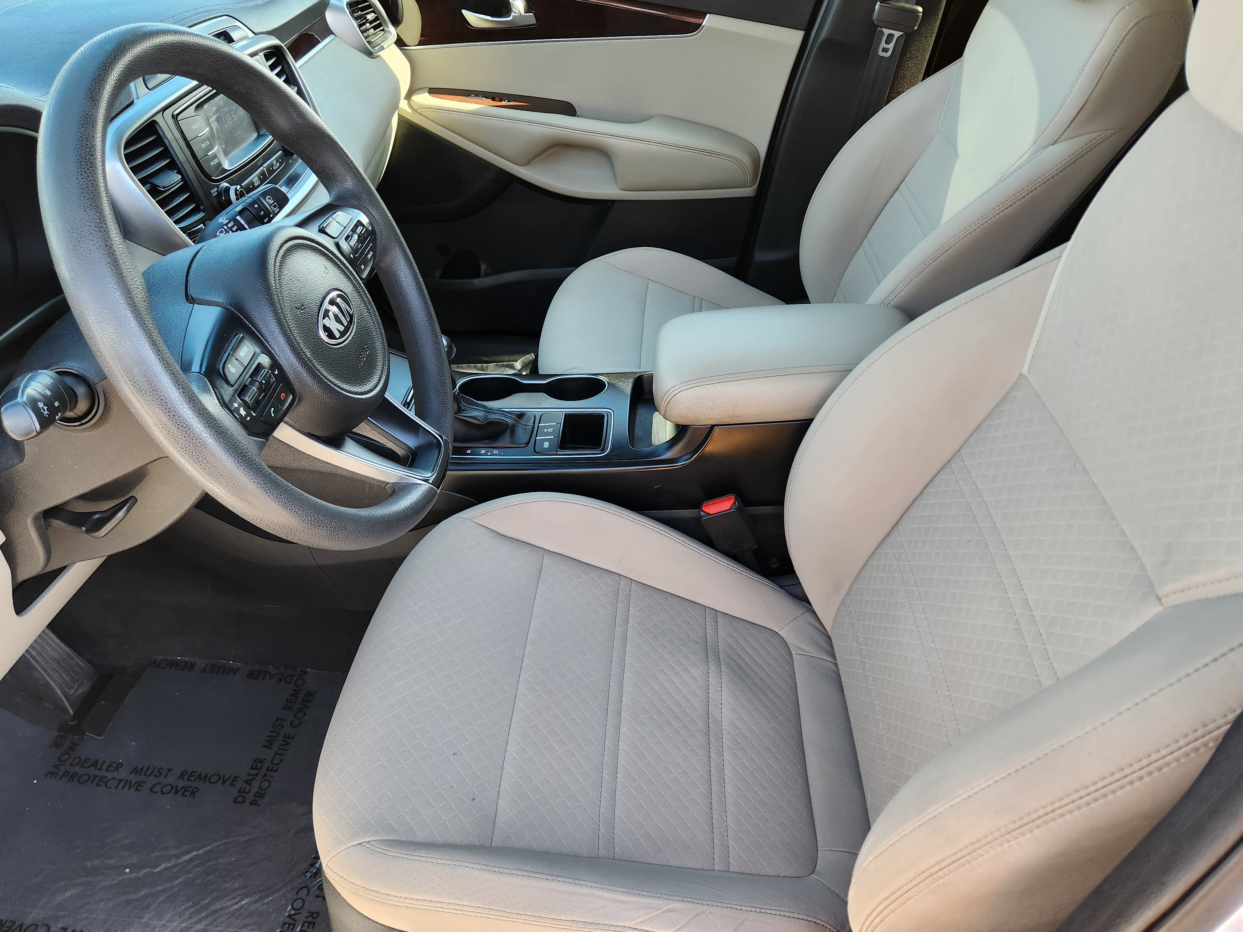 Used 2017 Kia Sorento LX image 12