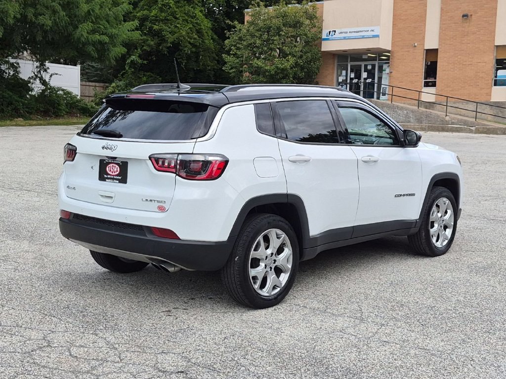Used 2022 Jeep Compass Limited w/ Sun and Sound Group AWD/4WD image 3