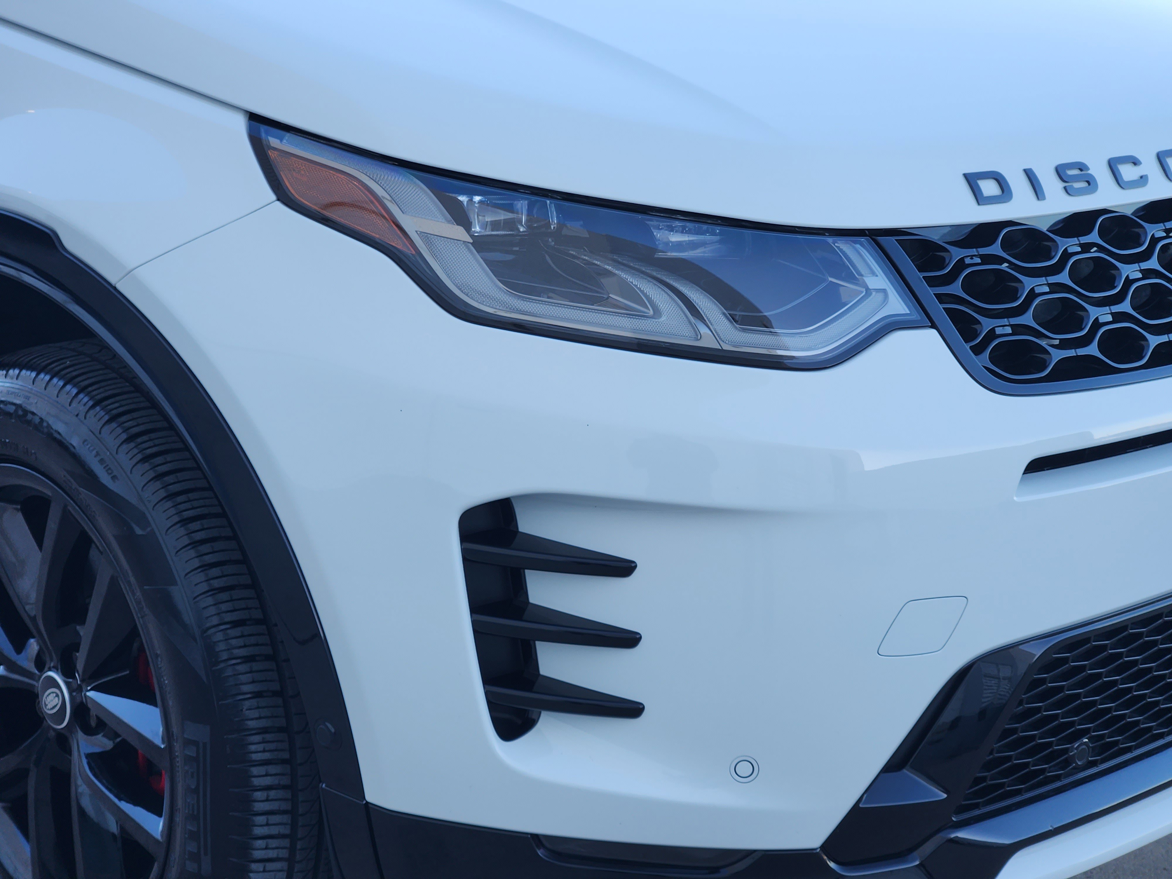 Used 2025 Land Rover Discovery Sport Dynamic SE image 8