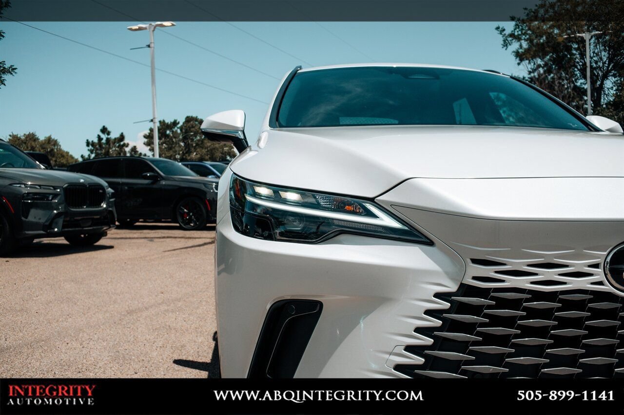Used 2026 Lexus RX 450h AWD w/ Convenience Package image 9