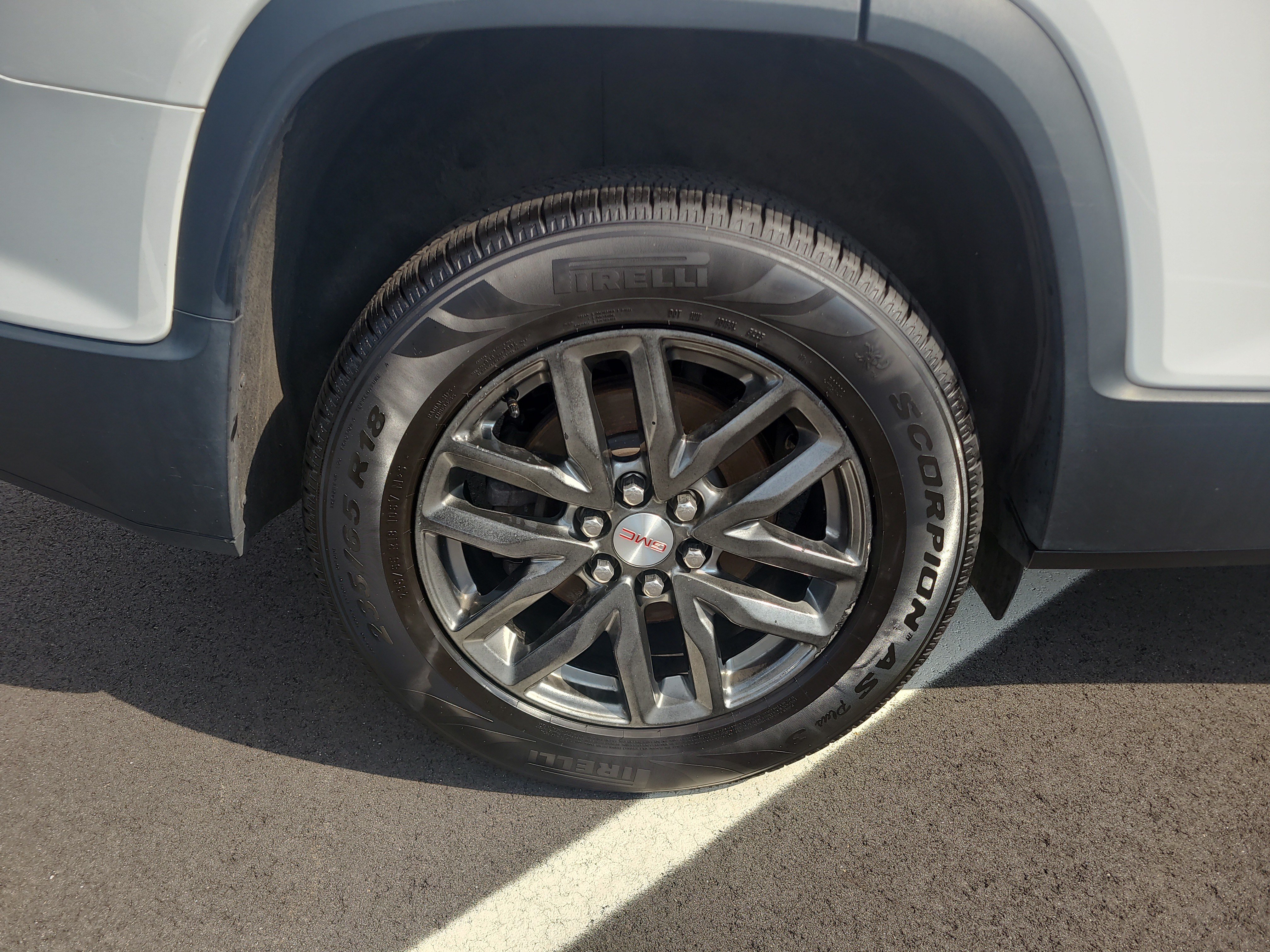 Used 2019 GMC Acadia SLT AWD/4WD image 11
