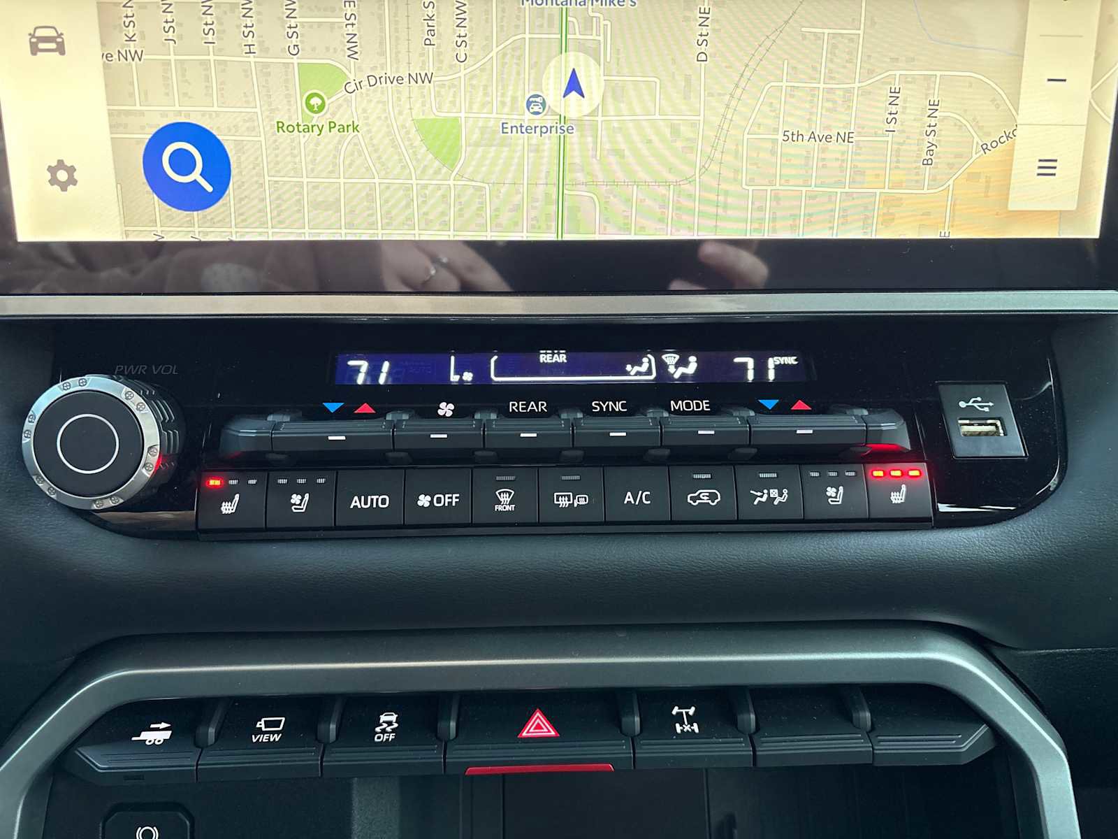 Used 2025 Toyota Sequoia Platinum image 29