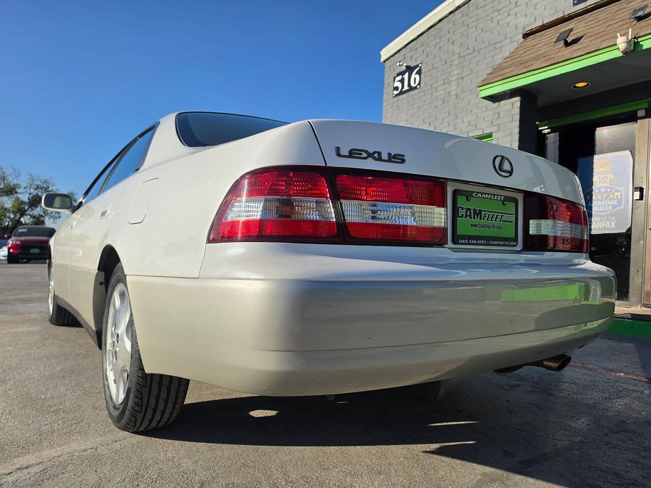 Used 2000 Lexus ES 330 FWD image 9