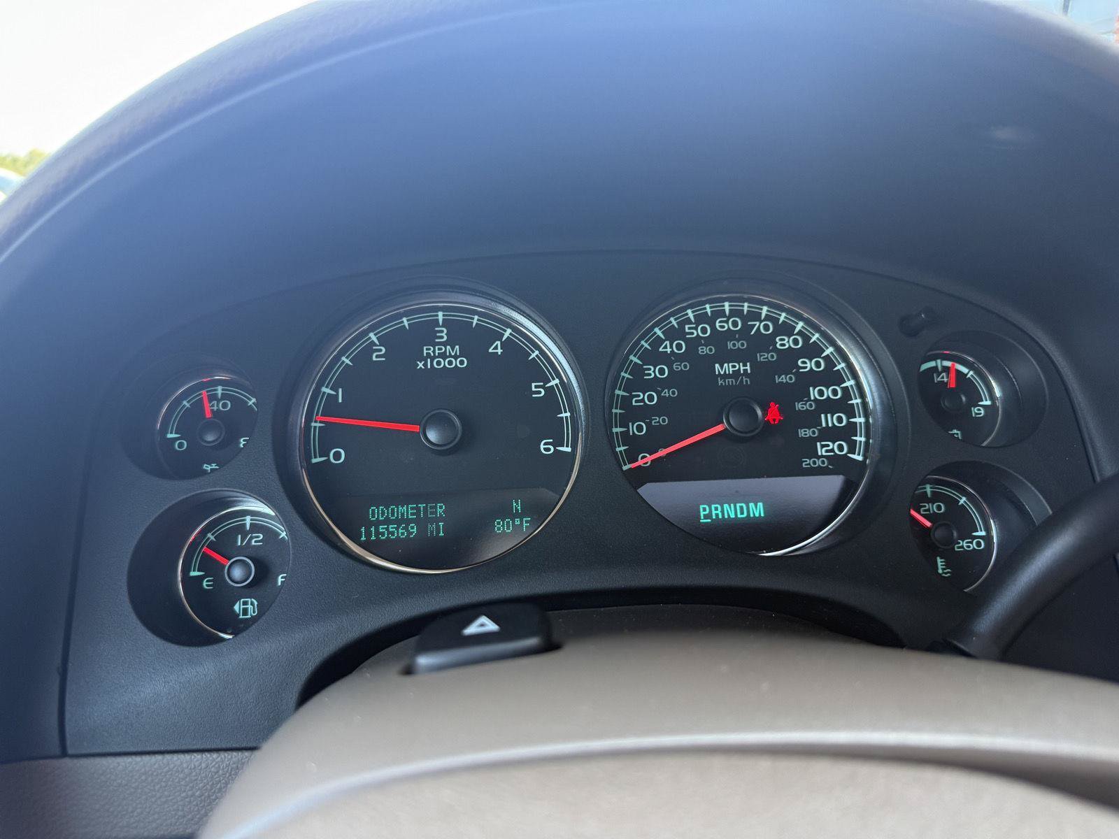 Used 2014 Chevrolet Suburban LTZ RWD image 24