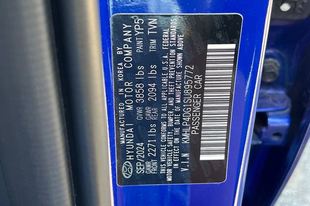 Used 2025 Hyundai Elantra Limited FWD image 40