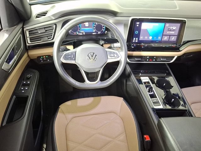 Used 2024 Volkswagen Atlas Cross Sport SE AWD/4WD image 2