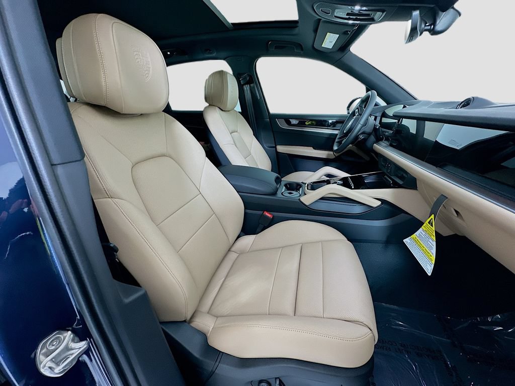 New 2026 Porsche Cayenne AWD/4WD image 30